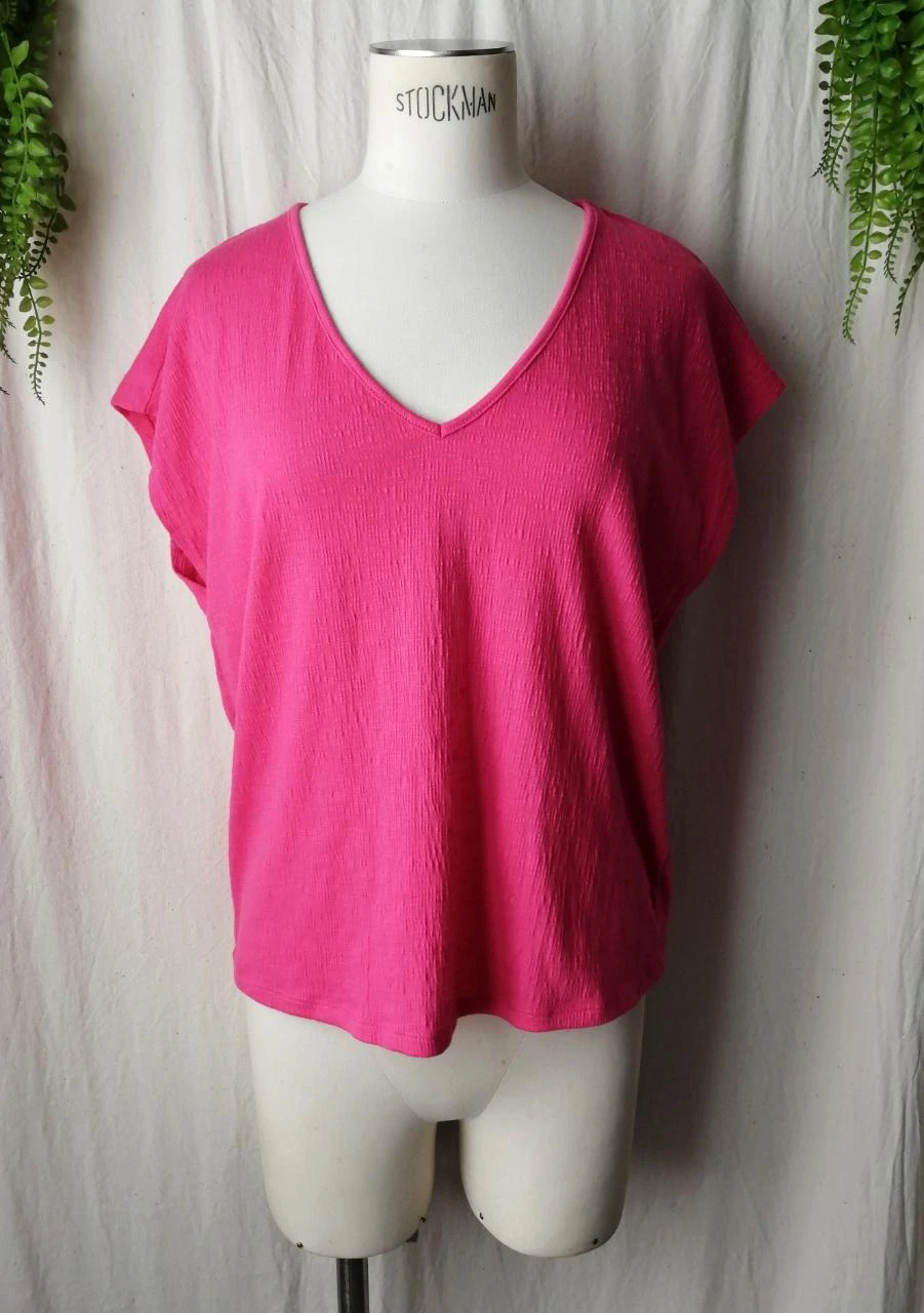 Blouse fluide col V manches tombantes rose fuchsia dos détail dentelle "Vila"